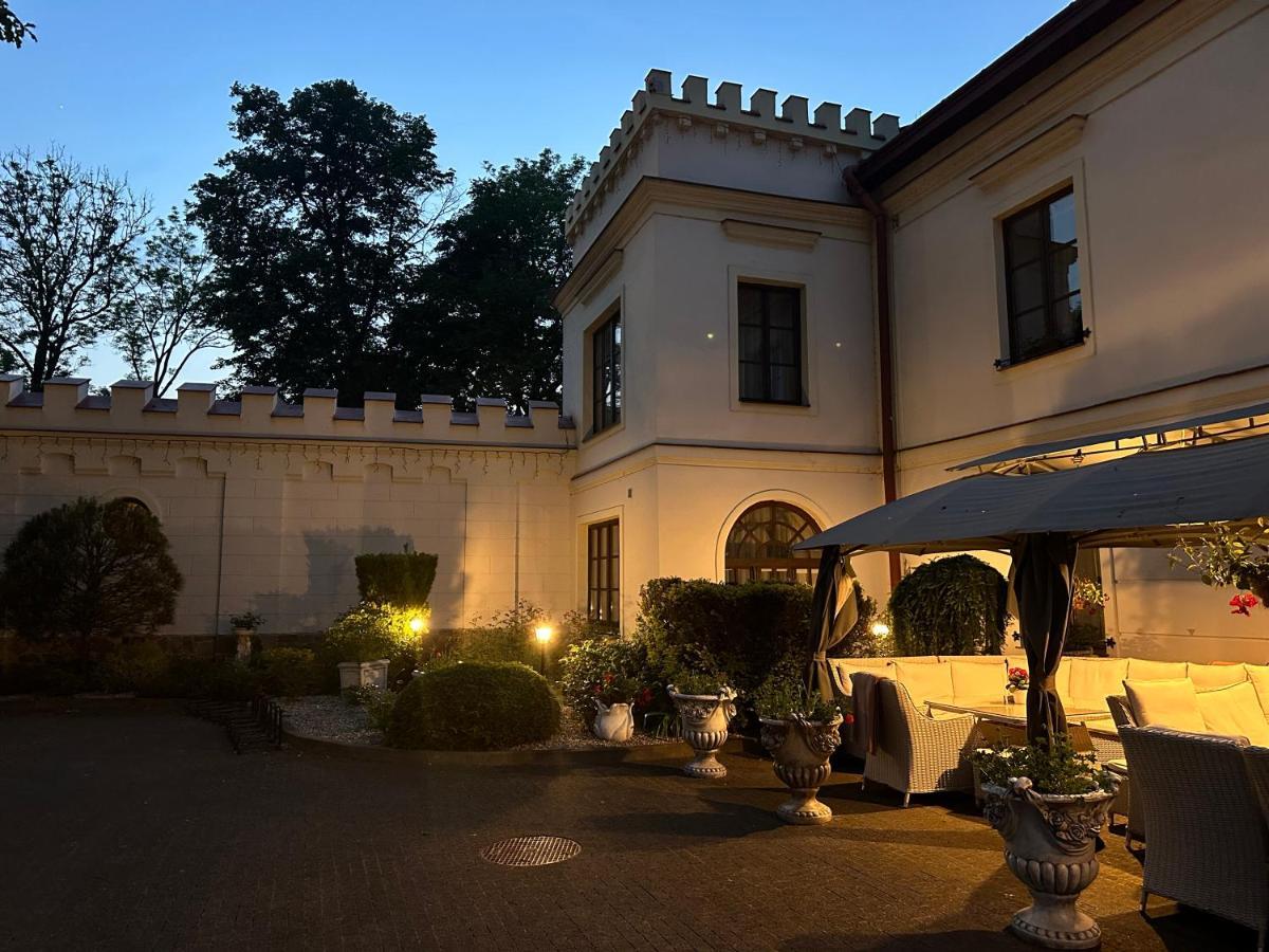 Zamek Dubiecko Exterior foto