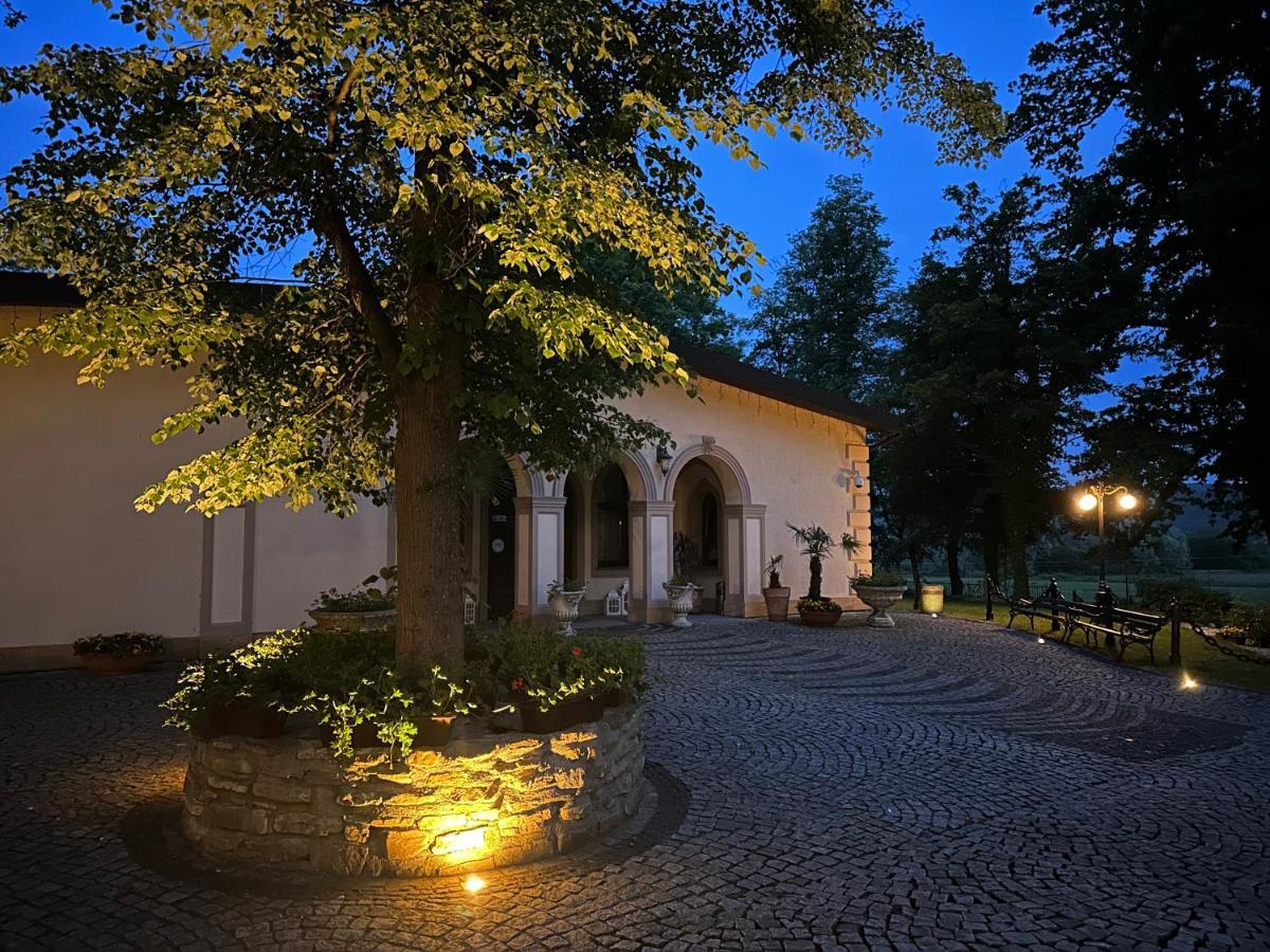 Zamek Dubiecko Exterior foto