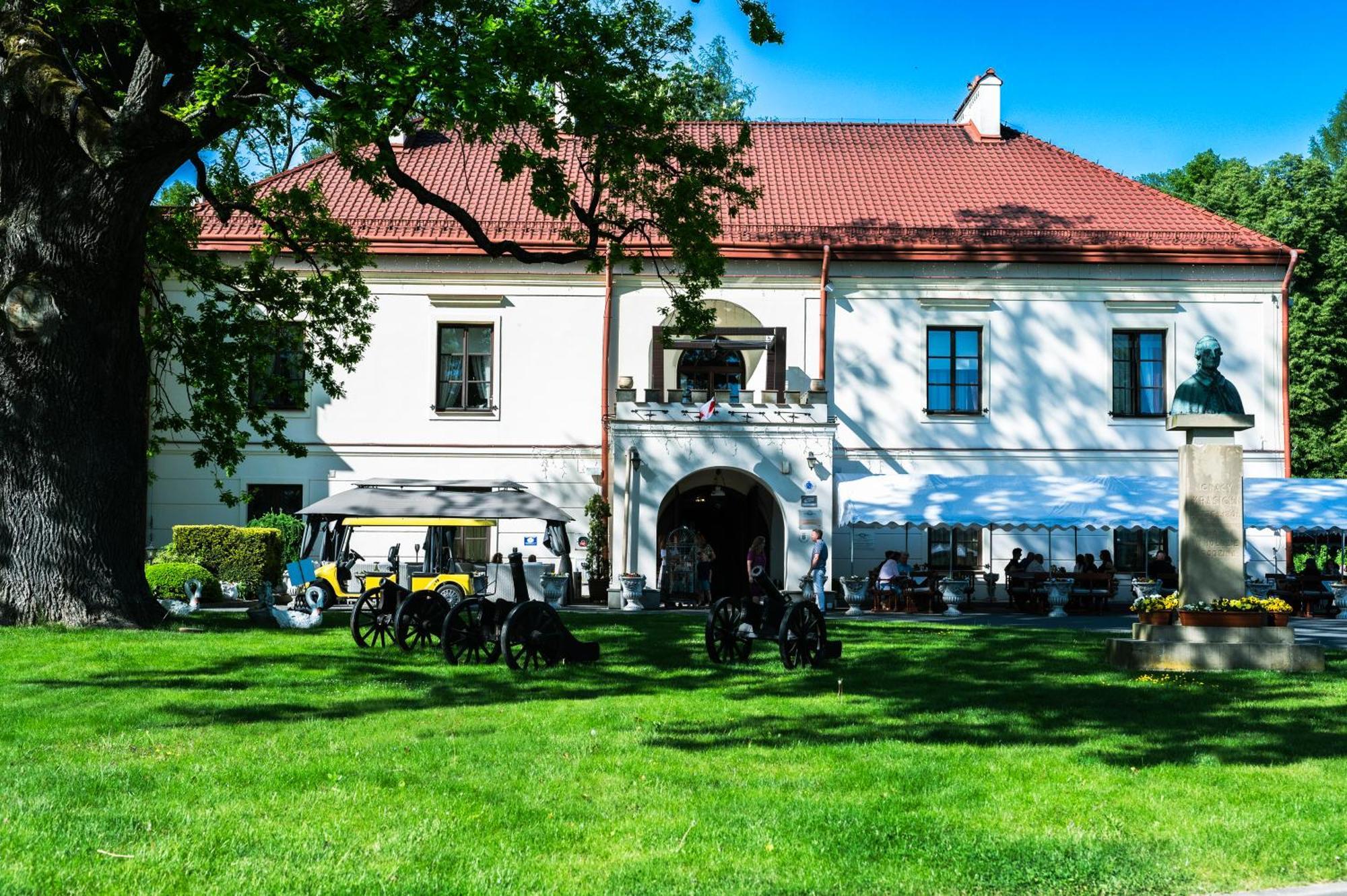 Zamek Dubiecko Exterior foto